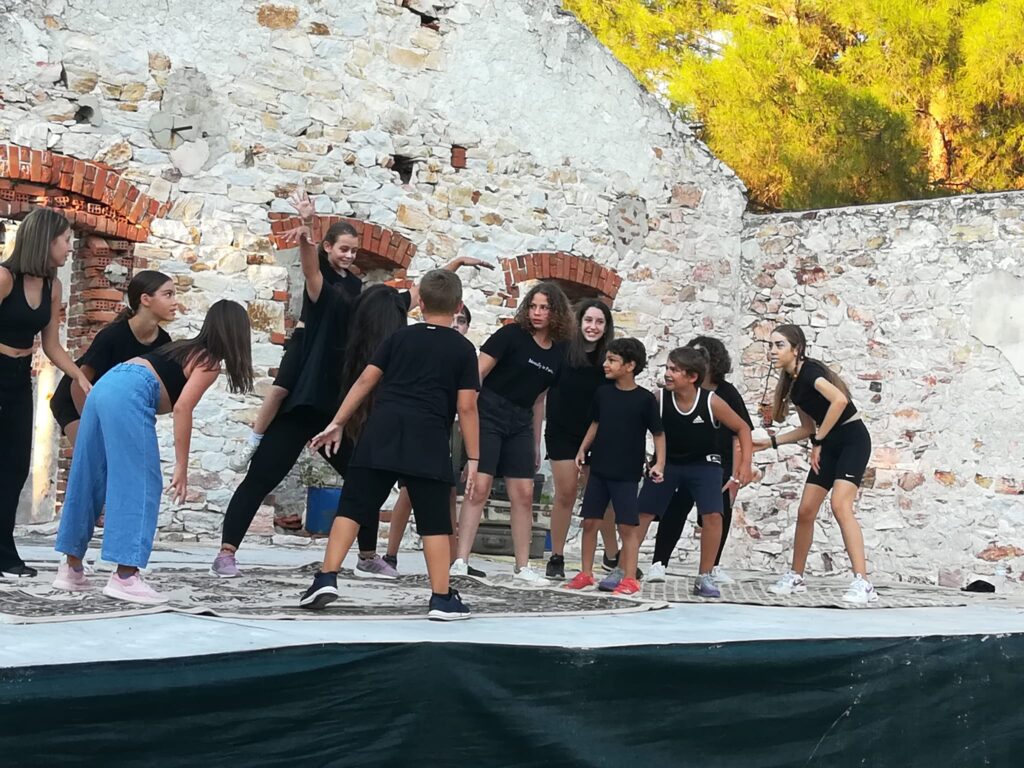 294484532 5451388411594689 8763461804017624971 N